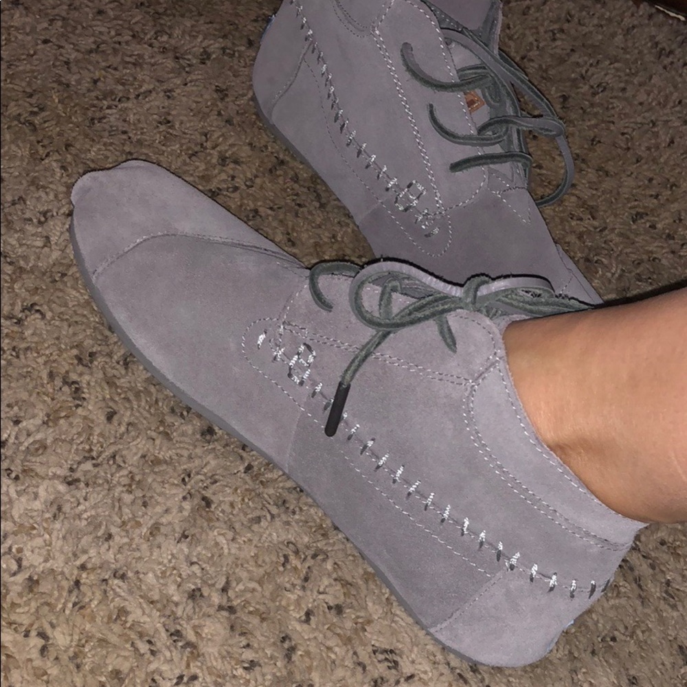 Toms